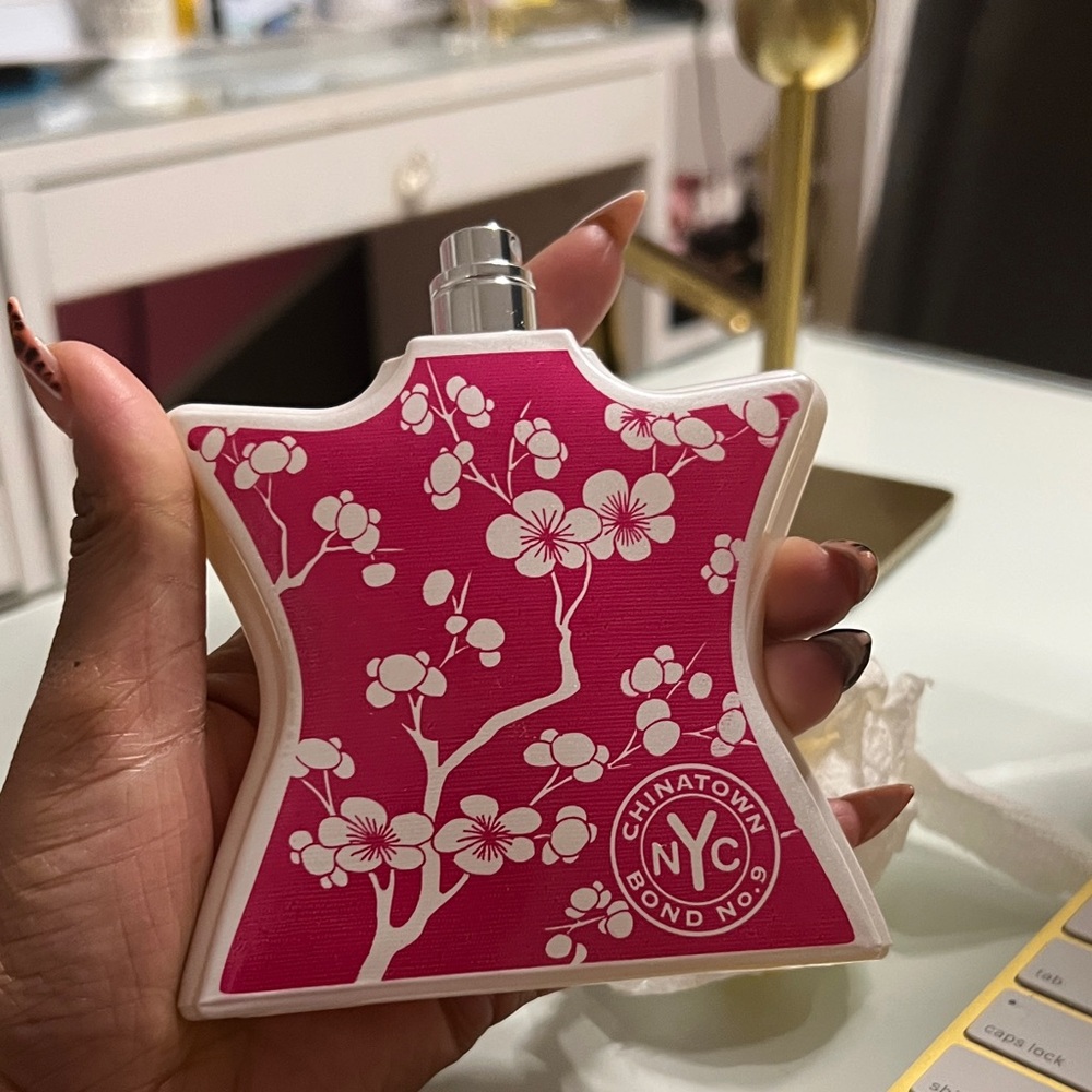 Bond No. 9 New York Chinatown Fragrance - Pink and White